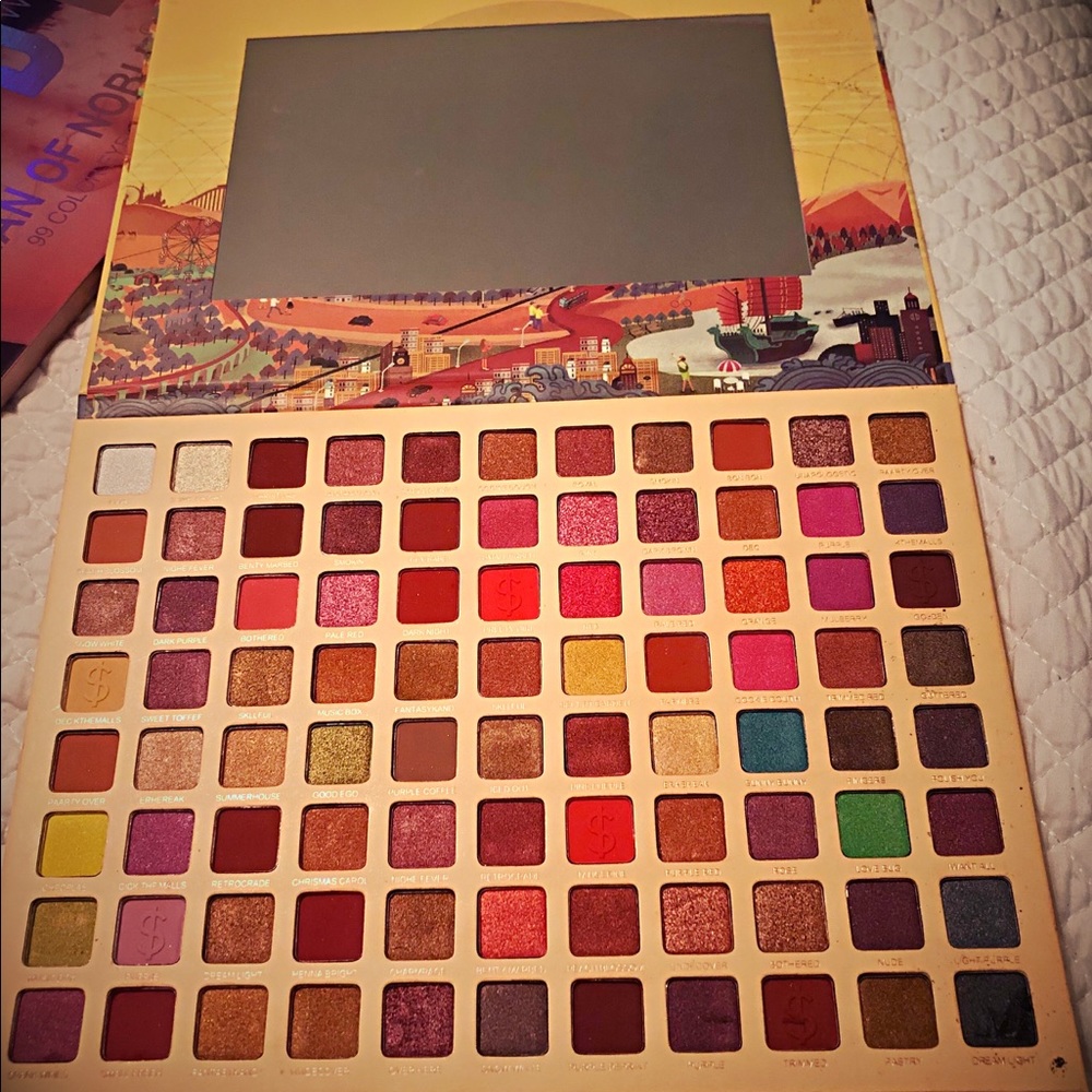 Glazzi eyeshadow palette